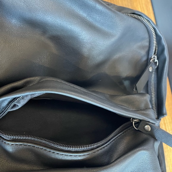 Universal Thread black backpack - Picture 4 of 5